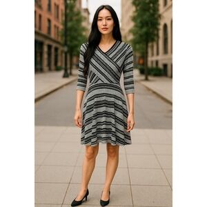 BCBGMAXAZRIA Women's S Black & Gray Dotted Geo Knit Fit & Flare Dress-Casual